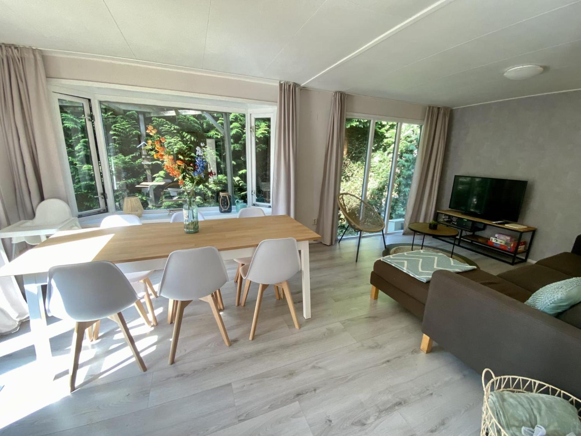 Veluwe Vakanties Chalets With Private Barrel Sauna - With Pool Bar And Restaurant Facilities In The Veluwe National Park Putten Extérieur photo