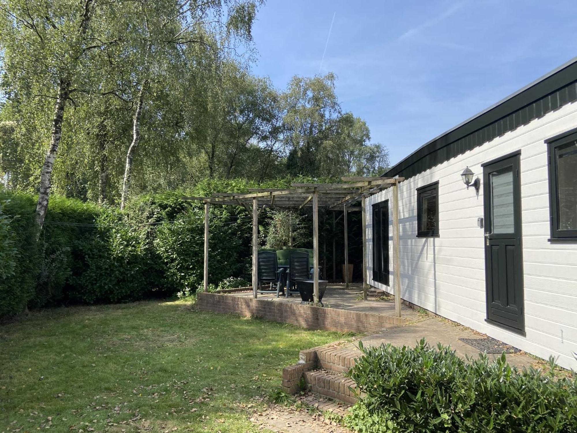 Veluwe Vakanties Chalets With Private Barrel Sauna - With Pool Bar And Restaurant Facilities In The Veluwe National Park Putten Extérieur photo