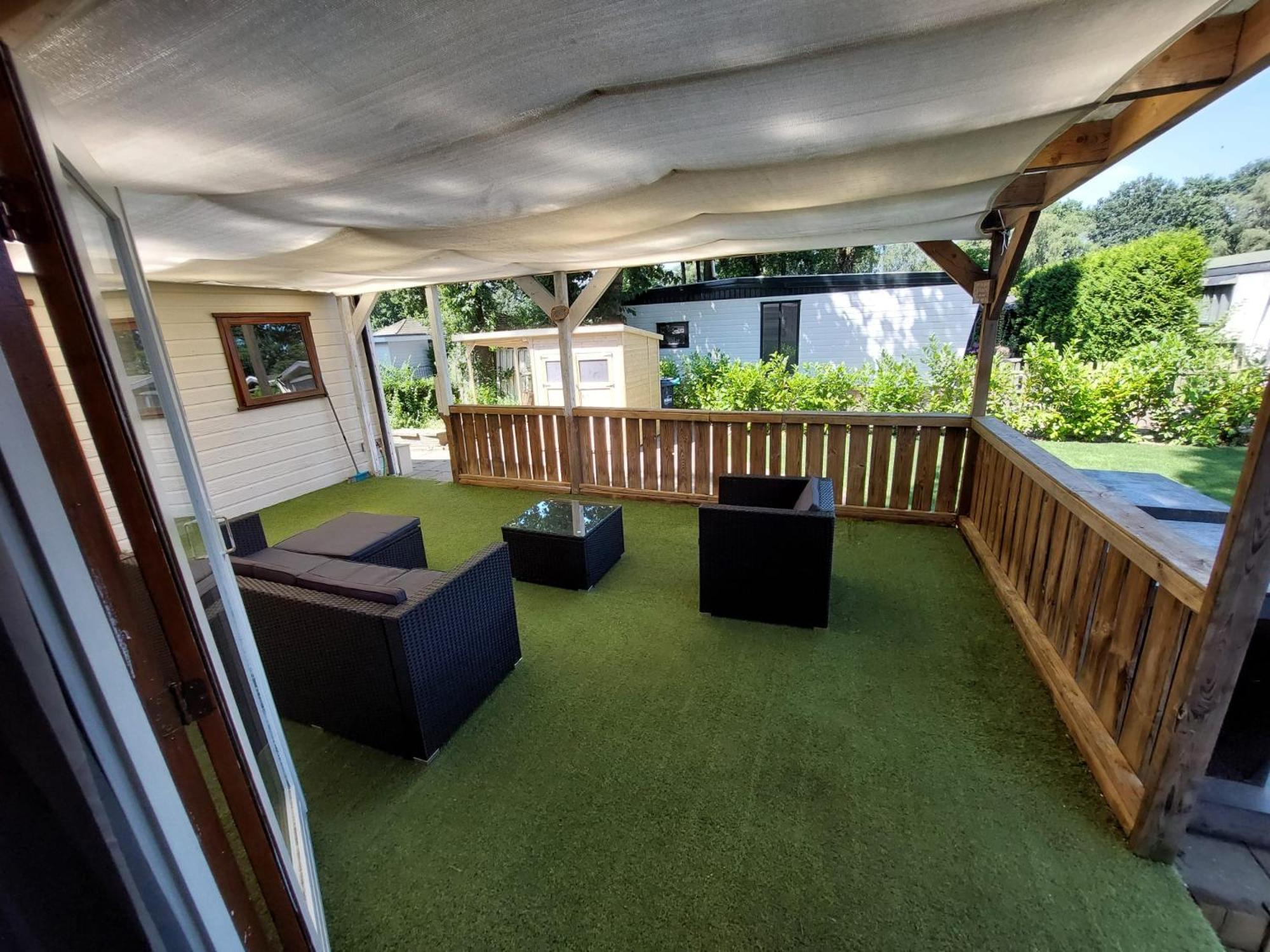 Veluwe Vakanties Chalets With Private Barrel Sauna - With Pool Bar And Restaurant Facilities In The Veluwe National Park Putten Chambre photo
