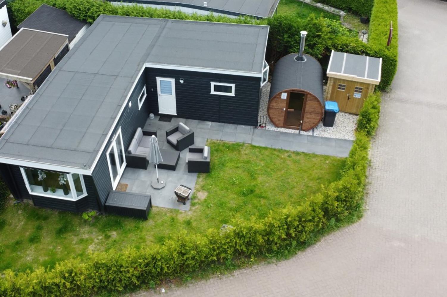 Veluwe Vakanties Chalets With Private Barrel Sauna - With Pool Bar And Restaurant Facilities In The Veluwe National Park Putten Extérieur photo